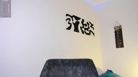 desty_y online show from 11-13-25, 03:49