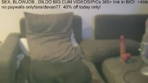 Snapshot of devantheplug chatting on 07-30-26, 08:35 Devan online show from 07-30-26, 08:35