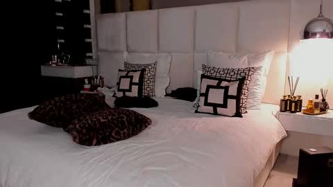 Snapshot of devil_bby chatting on 11-30-25, 07:56 Devil bb online show from 11-30-25, 07:56