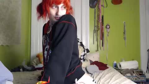 Snapshot of devilg1rl chatting on 01-09-26, 05:54 poutyangel online show from 01-09-26, 05:54