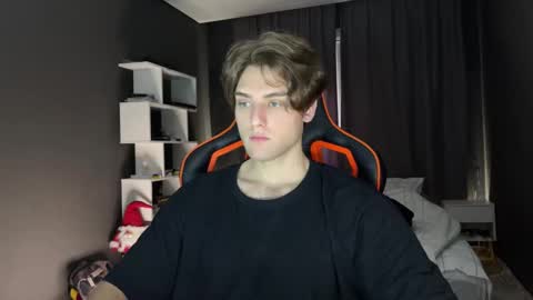 Snapshot of devilnut1 chatting on 11-16-25, 06:41 devilnut1 online show from 11-16-25, 06:41