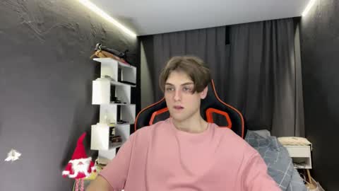 Snapshot of devilnut1 chatting on 11-26-25, 06:53 devilnut1 online show from 11-26-25, 06:53