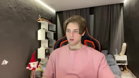 Snapshot of devilnut1 chatting on 11-29-25, 07:44 devilnut1 online show from 11-29-25, 07:44