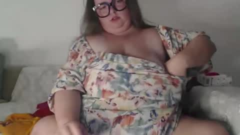 Snapshot of devilschick chatting on 10-28-25, 10:01 DevilsChick -- OF  online show from 10-28-25, 10:01