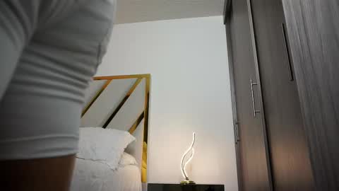 Devin Hunter online show from 03-04-25, 02:27