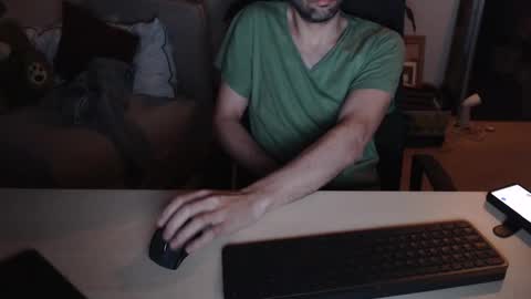 Snapshot of devswiss chatting on 02-17-25, 06:20 DevSwiss online show from 02-17-25, 06:20