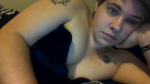 Snapshot of devykitten2018 chatting on 10-24-25, 01:18 devykitten online show from 10-24-25, 01:18