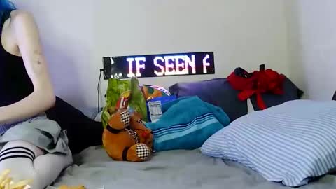 Snapshot of devykitten2018 chatting on 04-06-26, 02:20 devykitten online show from 04-06-26, 02:20