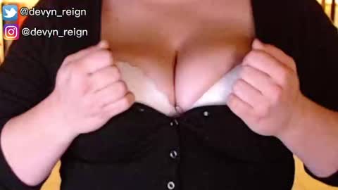 Devyn Reign online show from 10-05-25, 05:55