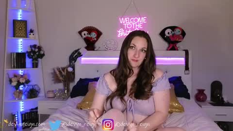 Devyn Reign online show from 05-17-26, 04:43