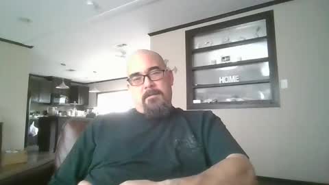 Snapshot of dexterbanana chatting on 12-25-24, 07:24 Mike Sounde online show from 12-25-24, 07:24