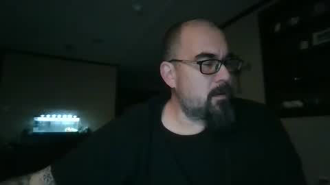 Snapshot of dexterbanana chatting on 01-08-25, 01:42 Mike Sounde online show from 01-08-25, 01:42