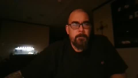 Snapshot of dexterbanana chatting on 01-09-25, 03:15 Mike Sounde online show from 01-09-25, 03:15