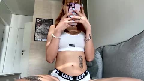 Snapshot of dhaliaa09 chatting on 02-17-26, 09:39 Dhalia online show from 02-17-26, 09:39