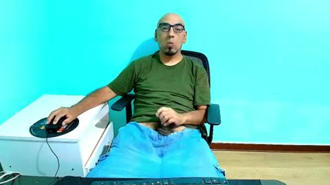 Snapshot of dharne10 chatting on 07-21-26, 04:26 dharne10 online show from 07-21-26, 04:26