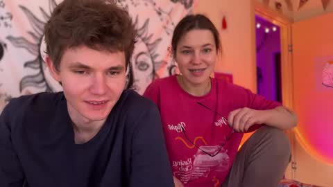 Snapshot of di_n_alex chatting on 01-05-25, 01:36 Di Alex online show from 01-05-25, 01:36