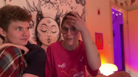 Snapshot of di_n_alex chatting on 01-05-25, 04:38 Di Alex online show from 01-05-25, 04:38