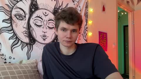 Snapshot of di_n_alex chatting on 01-09-25, 09:59 Di Alex online show from 01-09-25, 09:59