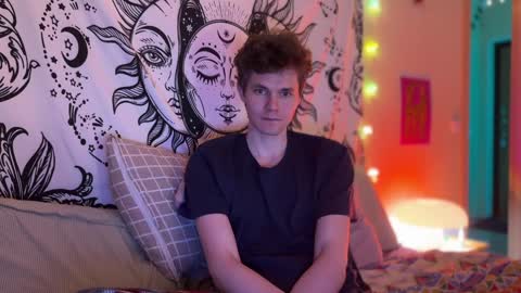 Snapshot of di_n_alex chatting on 01-09-25, 04:06 Di Alex online show from 01-09-25, 04:06