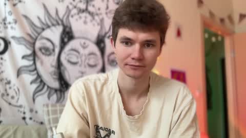 Snapshot of di_n_alex chatting on 01-10-25, 10:17 Di Alex online show from 01-10-25, 10:17