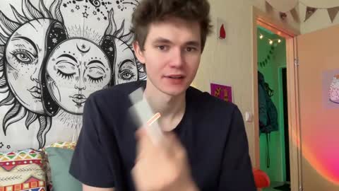 Snapshot of di_n_alex chatting on 01-16-25, 09:27 Di Alex online show from 01-16-25, 09:27