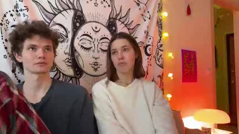 Snapshot of di_n_alex chatting on 02-09-25, 01:35 Di Alex online show from 02-09-25, 01:35