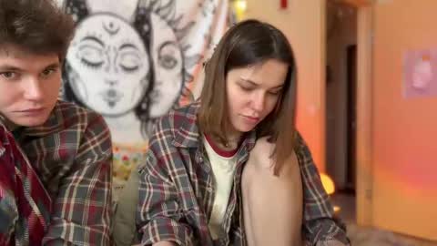 Snapshot of di_n_alex chatting on 02-13-25, 01:37 Di Alex online show from 02-13-25, 01:37