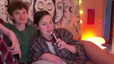 Snapshot of di_n_alex chatting on 02-13-25, 04:39 Di Alex online show from 02-13-25, 04:39