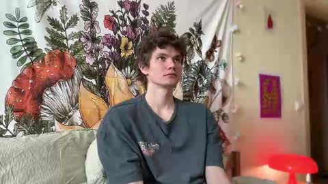 Snapshot of di_n_alex chatting on 02-26-25, 10:26 Di Alex online show from 02-26-25, 10:26