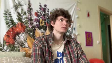 Snapshot of di_n_alex chatting on 03-08-25, 10:54 Di Alex online show from 03-08-25, 10:54