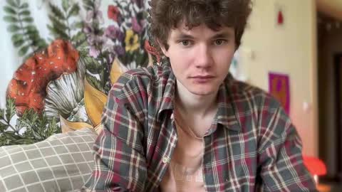 Snapshot of di_n_alex chatting on 03-09-25, 11:03 Di Alex online show from 03-09-25, 11:03