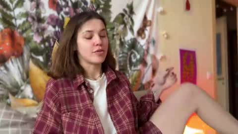 Snapshot of di_n_alex chatting on 03-09-25, 02:10 Di Alex online show from 03-09-25, 02:10