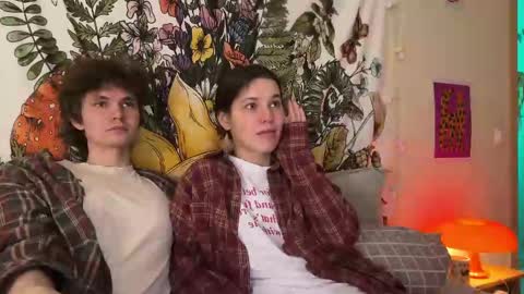 Snapshot of di_n_alex chatting on 03-12-25, 04:35 Di Alex online show from 03-12-25, 04:35