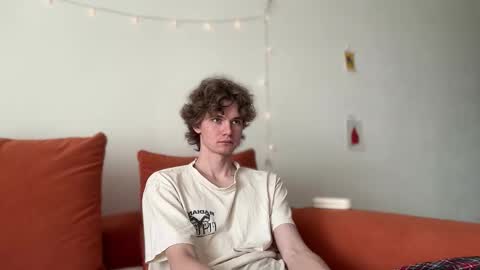 Snapshot of di_n_alex chatting on 09-20-25, 08:48 Di Alex online show from 09-20-25, 08:48