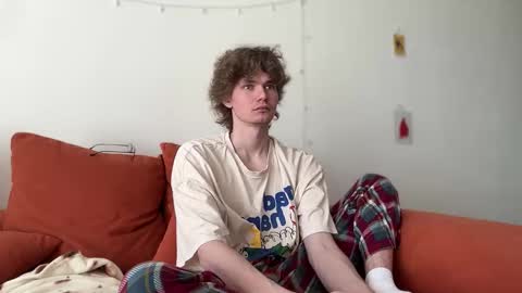 Snapshot of di_n_alex chatting on 10-08-25, 08:45 Di Alex online show from 10-08-25, 08:45