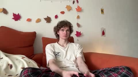 Snapshot of di_n_alex chatting on 10-24-25, 08:55 Di Alex online show from 10-24-25, 08:55