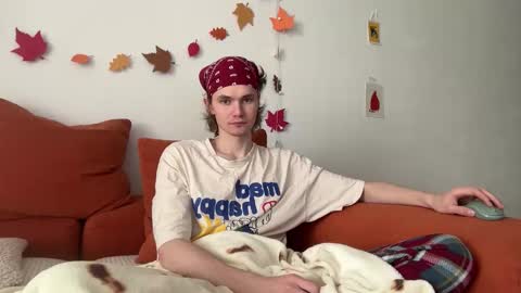 Snapshot of di_n_alex chatting on 11-06-25, 09:32 Di Alex online show from 11-06-25, 09:32