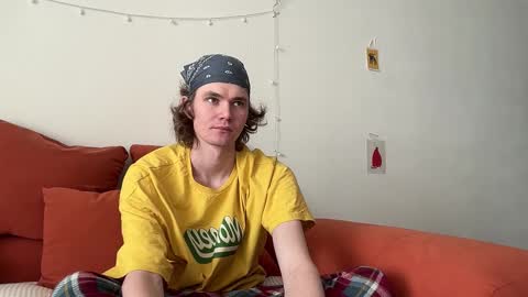 Snapshot of di_n_alex chatting on 11-22-25, 10:03 Di Alex online show from 11-22-25, 10:03