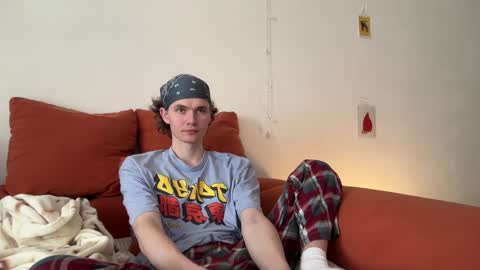 Snapshot of di_n_alex chatting on 11-23-25, 09:42 Di Alex online show from 11-23-25, 09:42