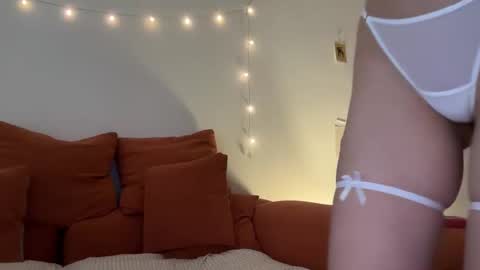 Snapshot of di_n_alex chatting on 11-28-25, 12:08 Di Alex online show from 11-28-25, 12:08