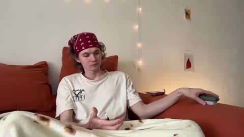 Snapshot of di_n_alex chatting on 12-04-25, 09:40 Di Alex online show from 12-04-25, 09:40