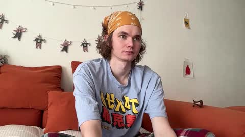 Snapshot of di_n_alex chatting on 12-14-25, 09:36 Di Alex online show from 12-14-25, 09:36