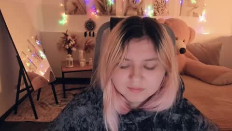 Dia online show from 04-14-26, 08:48