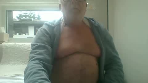 Snapshot of dial76 chatting on 01-19-25, 10:50 dial76 online show from 01-19-25, 10:50