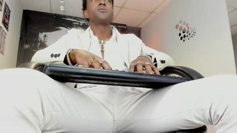 Snapshot of diamond__fox chatting on 06-16-26, 11:29 diamond__fox online show from 06-16-26, 11:29