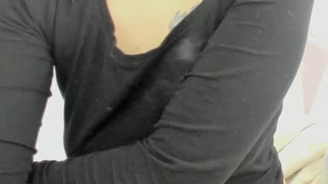 Snapshot of diamond_ava_ chatting on 01-07-25, 07:31 Thea online show from 01-07-25, 07:31