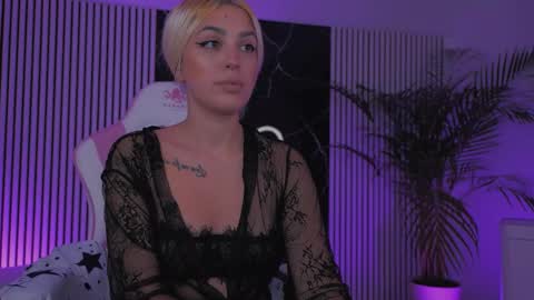 Snapshot of diamond_ava_ chatting on 11-09-25, 07:34 Thea online show from 11-09-25, 07:34