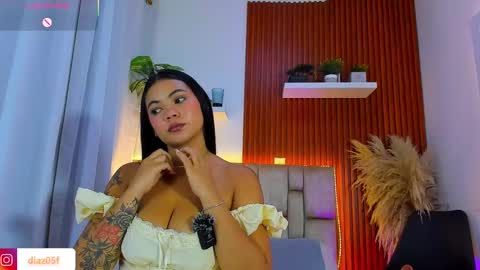 diamond_canela online show from 11-12-25, 03:07