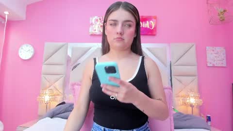 diamond_juliana_ online show from 06-18-26, 03:07