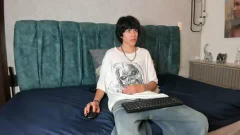diamond_twink online show from 06-12-26, 02:05